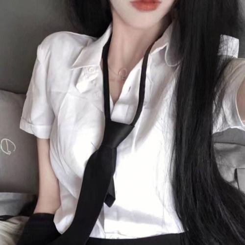 我有一间殡葬铺